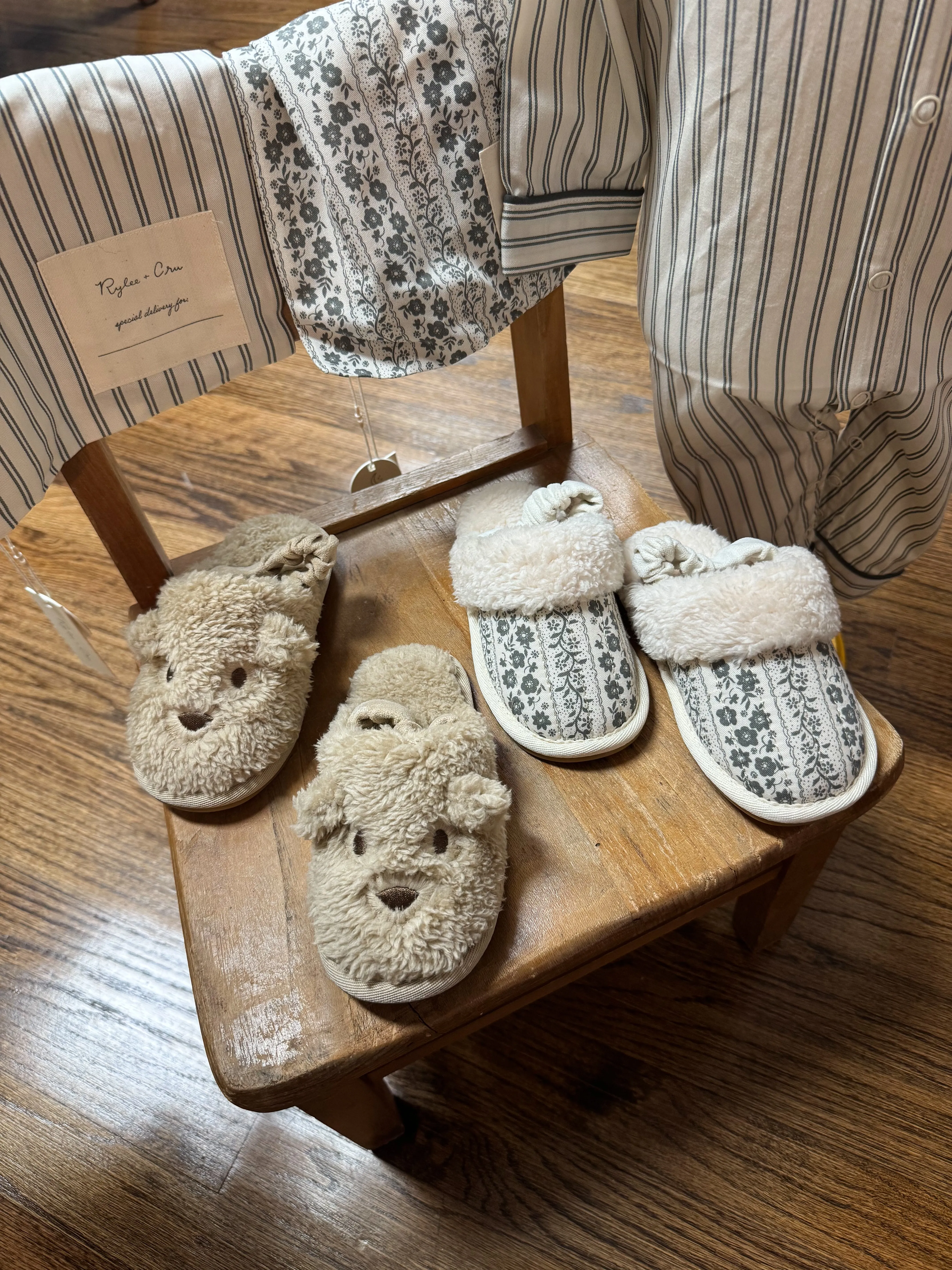 Bear Slippers || Gold