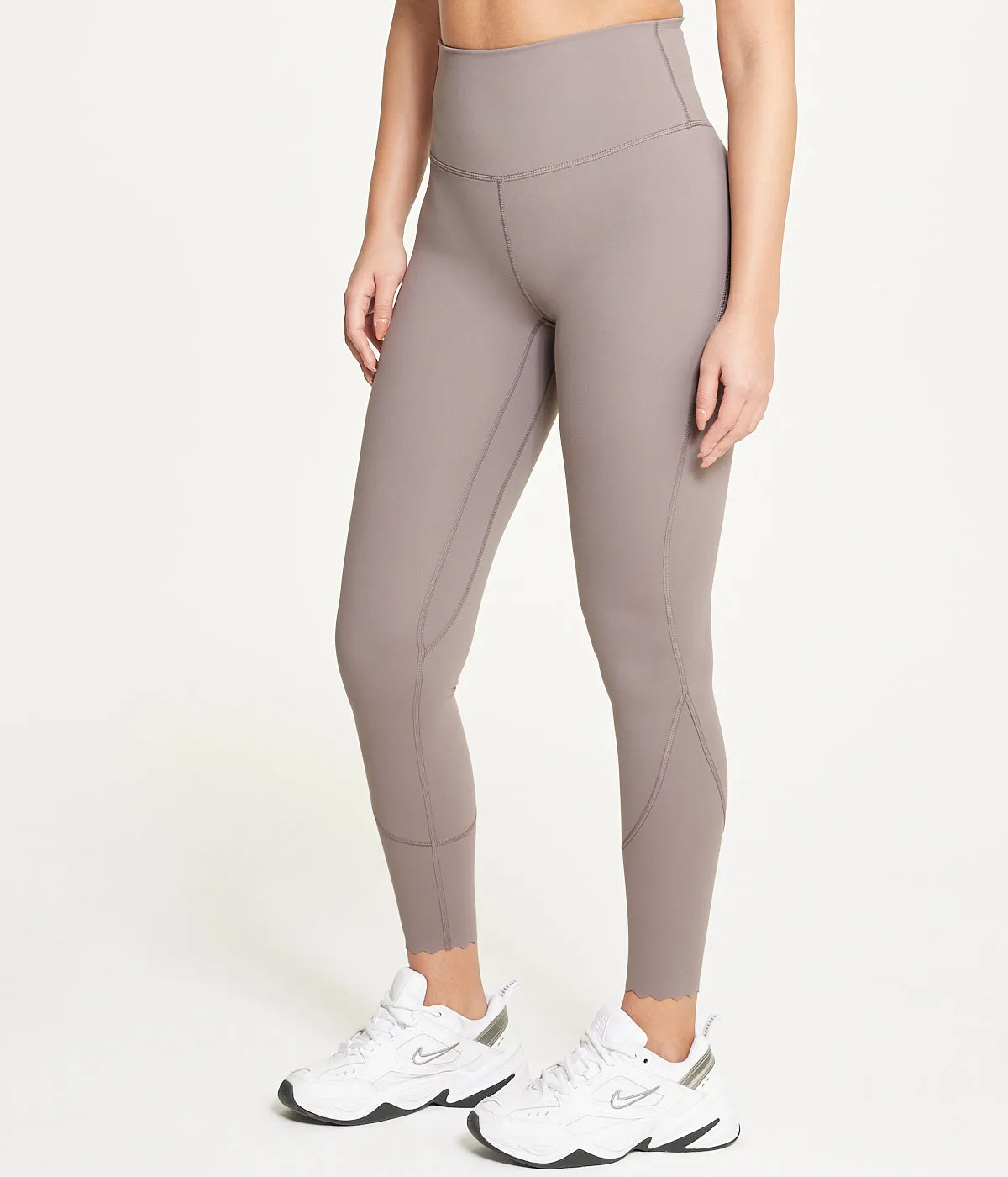 Core Scallop Hem Legging