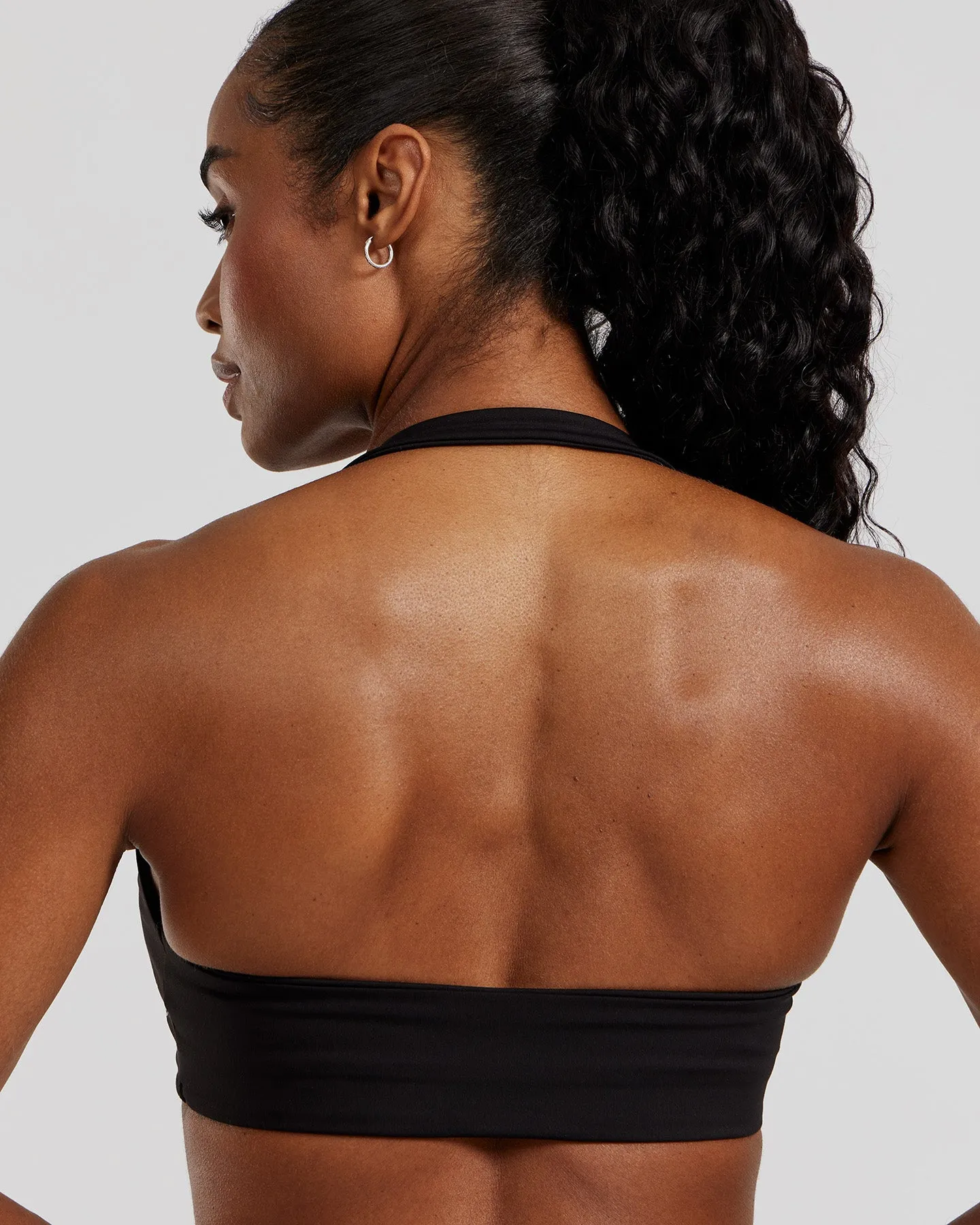 Essential Twist Front Halter Bra | Black