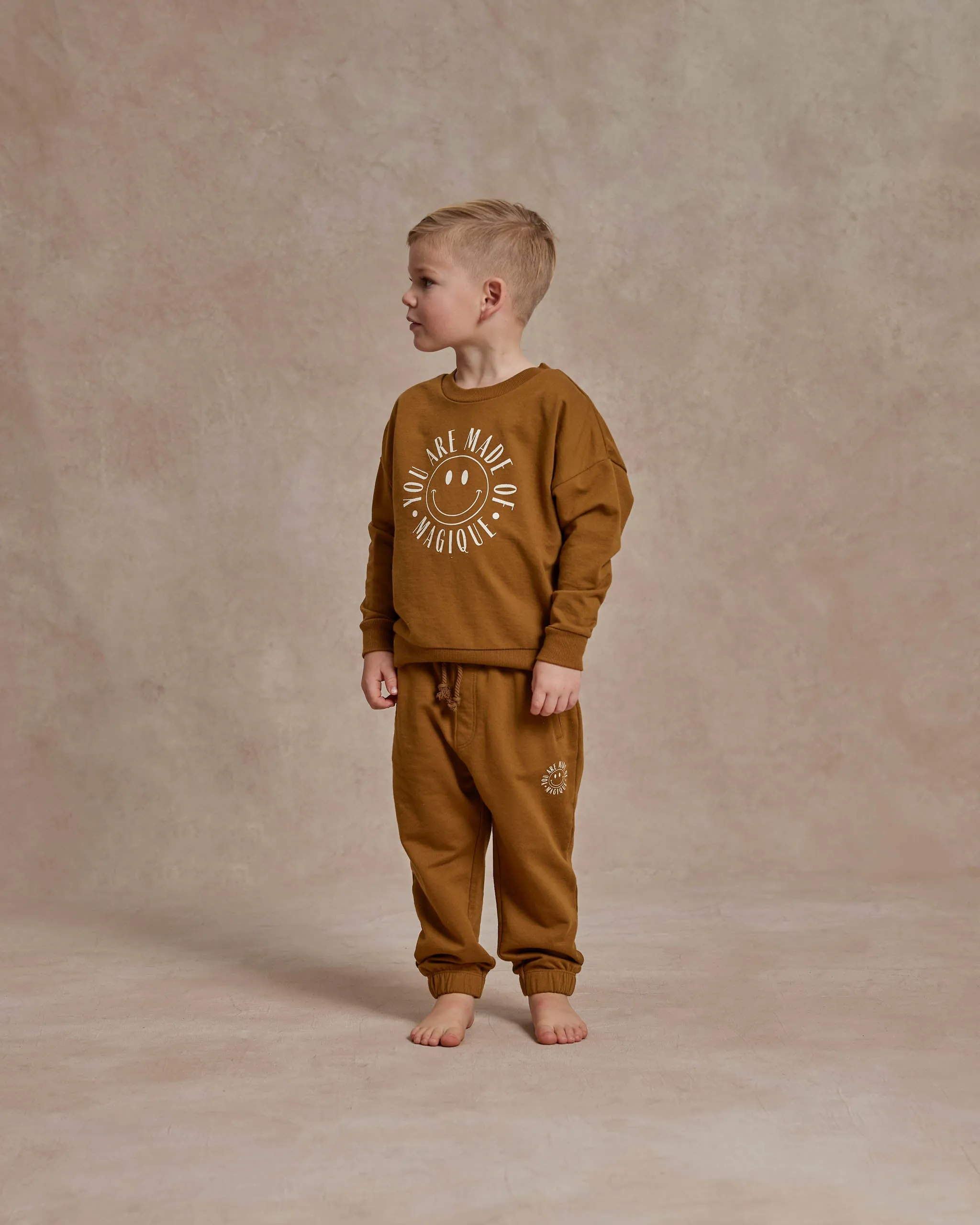 sweatshirt || made of magique