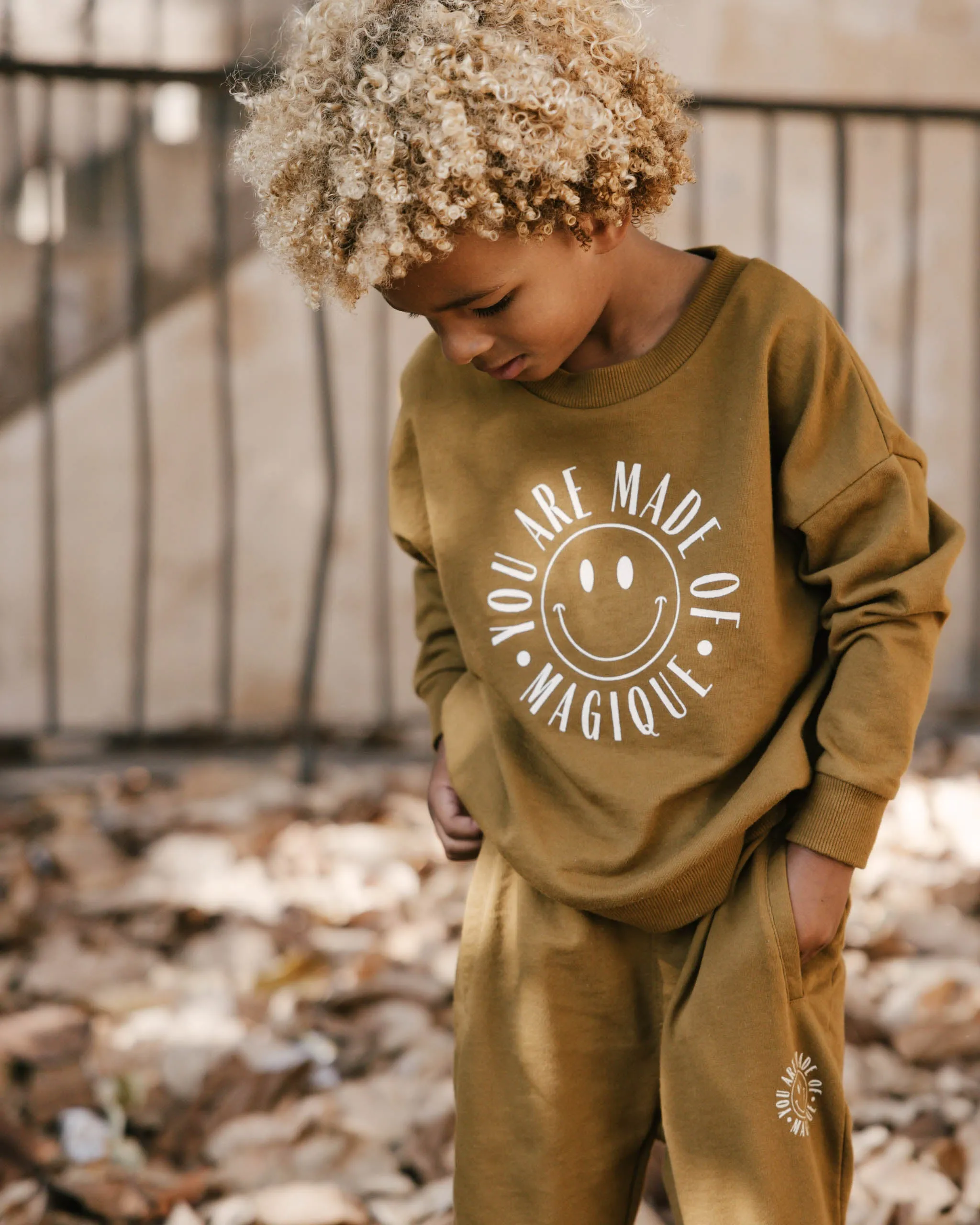 sweatshirt || made of magique