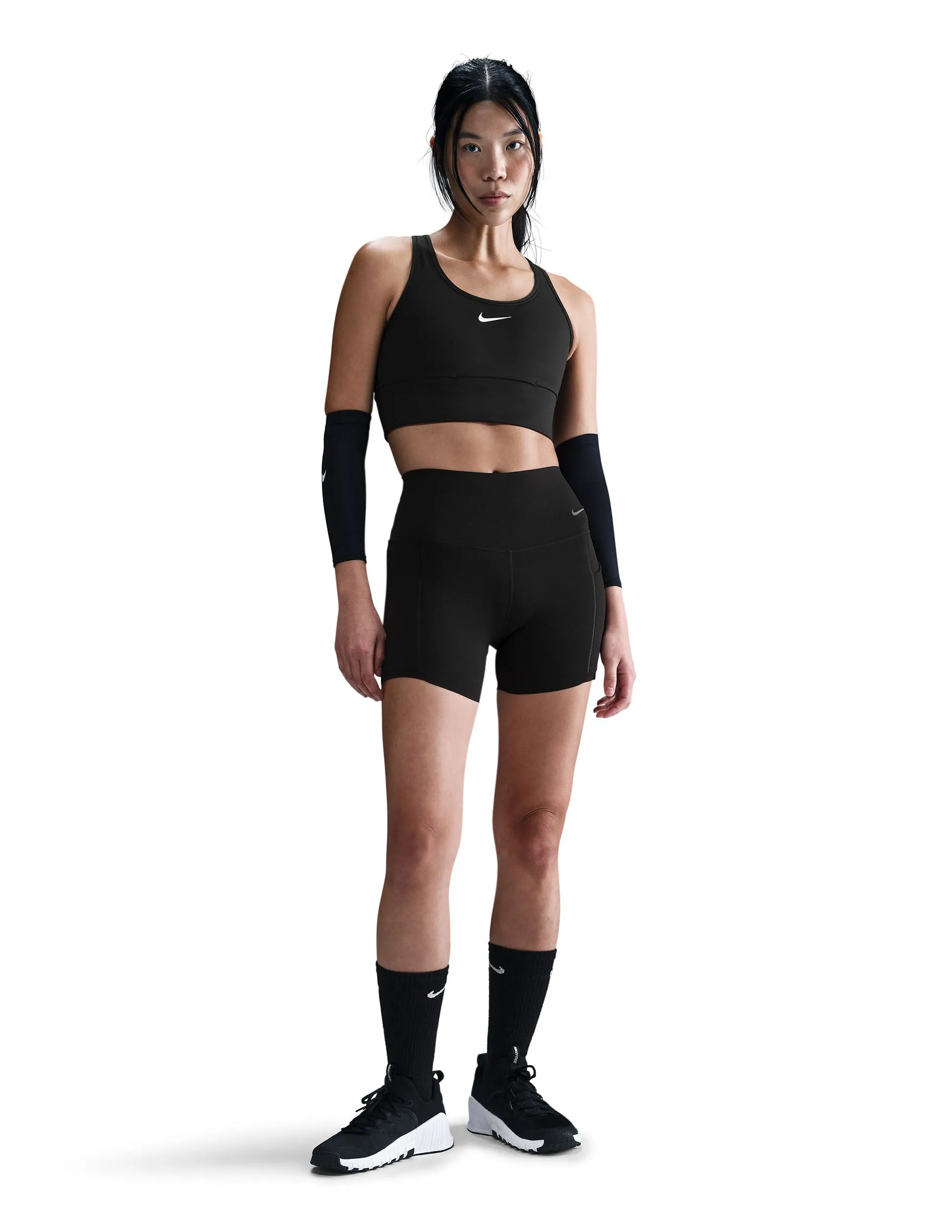Swoosh Pocket Medium-Support Sports Bra - Black/White